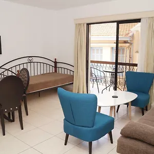 https://saint-lazarus-apartment.larnacahotels.org